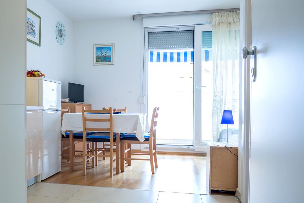 Studio Teuta - Private Parking Спліт Номер фото