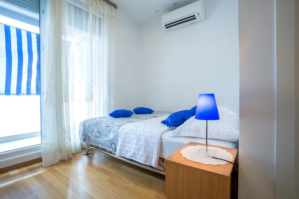 Studio Teuta - Private Parking Спліт Номер фото